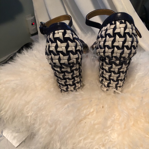 Coach Special Edition Sandal! - Picture 9 of 11